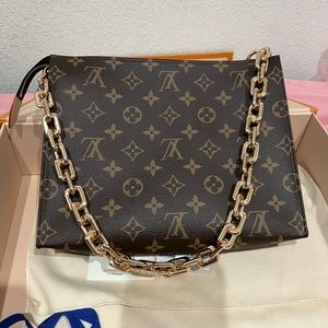 🔥Super rare brand new toilet pouch 26🔥